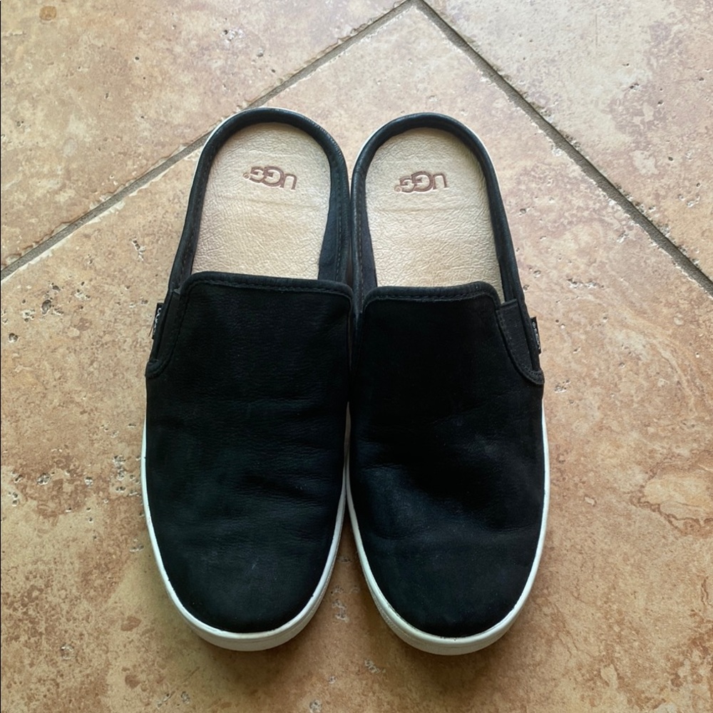 Ugg size 9 black slip on shoe/mule